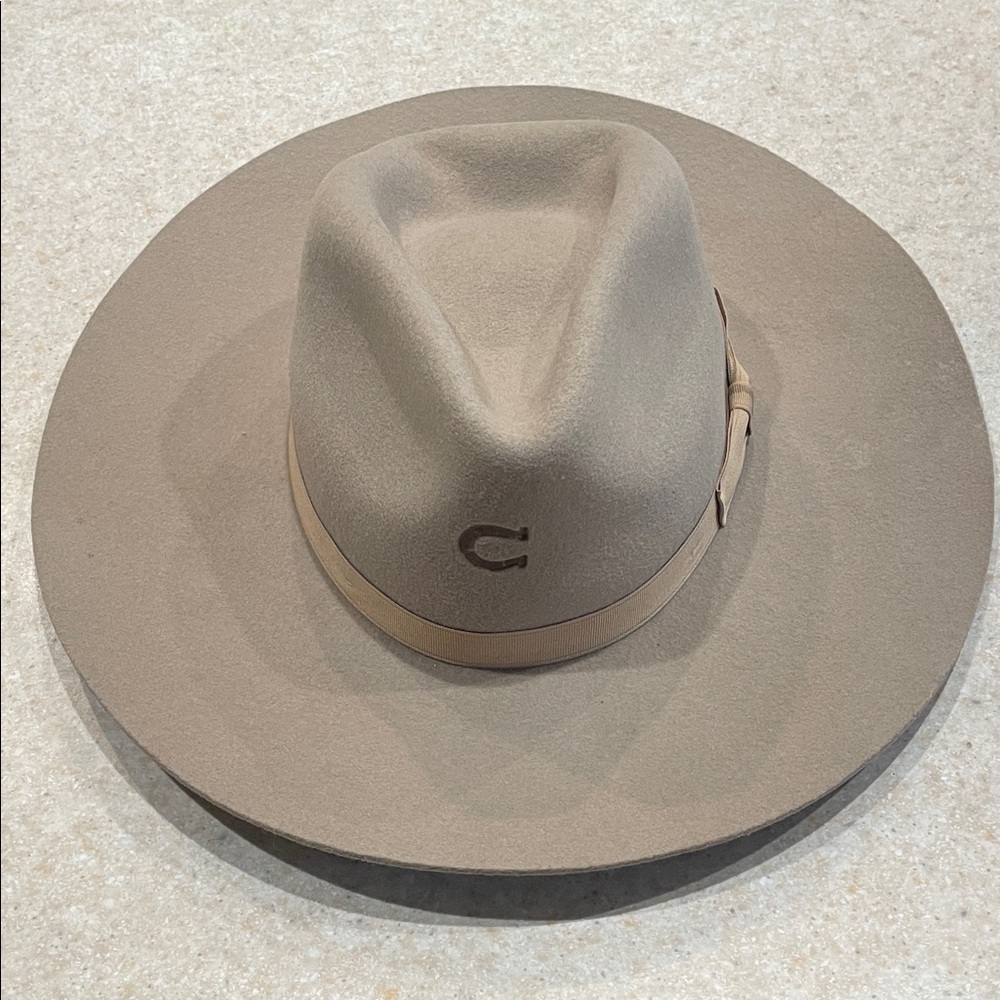 Women’s Western hat by Charlie Horse. Tan wool, very clean no stains! size M
